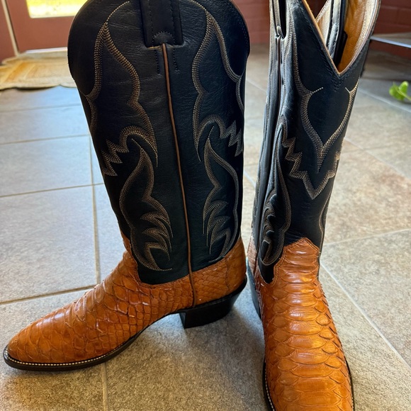 Nocona Black and Python Leather Western Boots Size 6B (normally size 7) - Picture 3 of 11